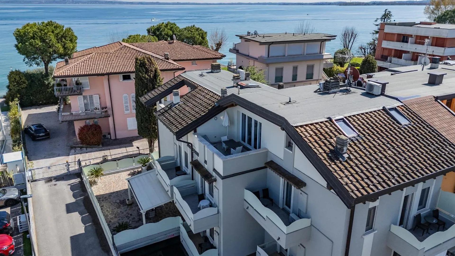 Apartments Peninsula Sirmione 0*,  Italy