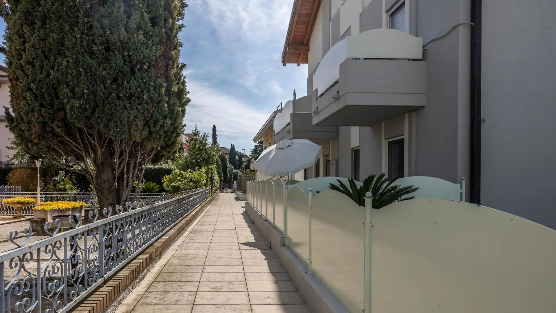Apartments Peninsula Sirmione Italy