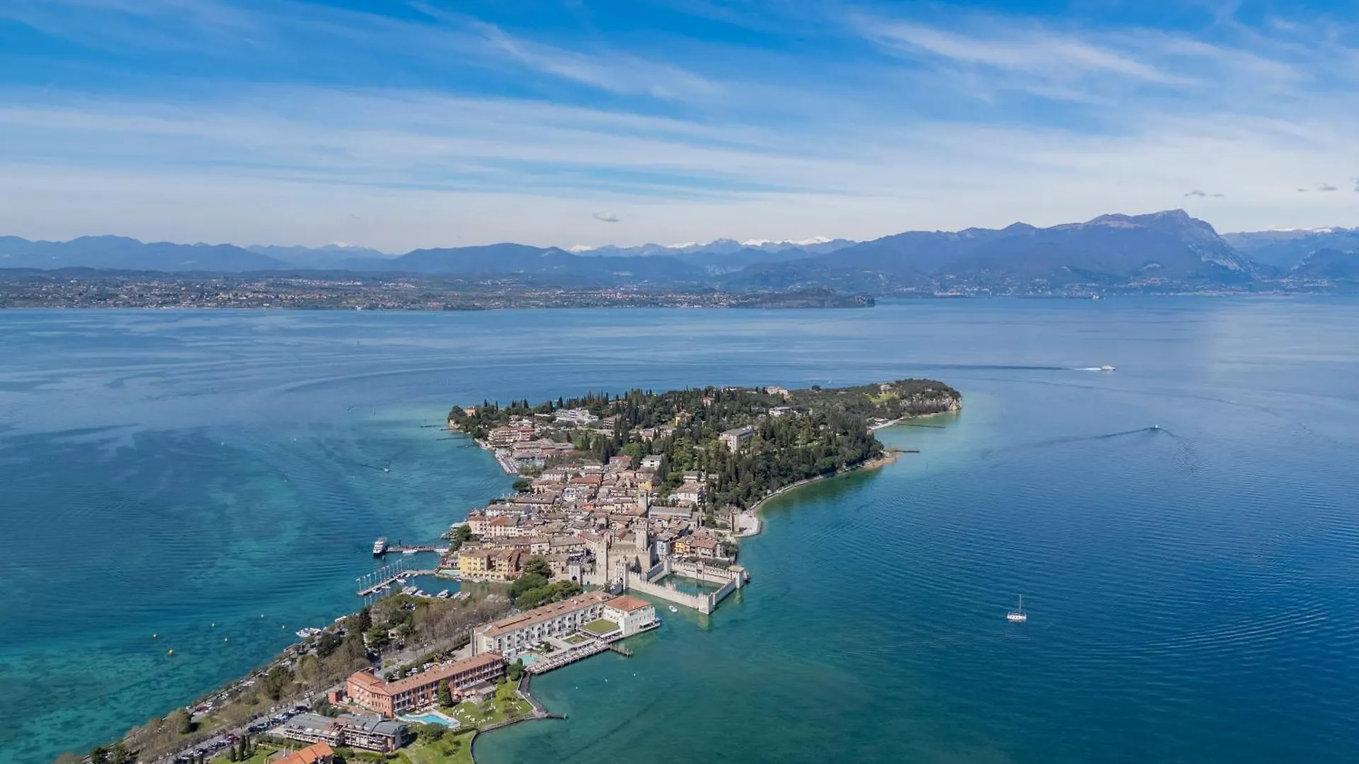 Apartments Peninsula Sirmione